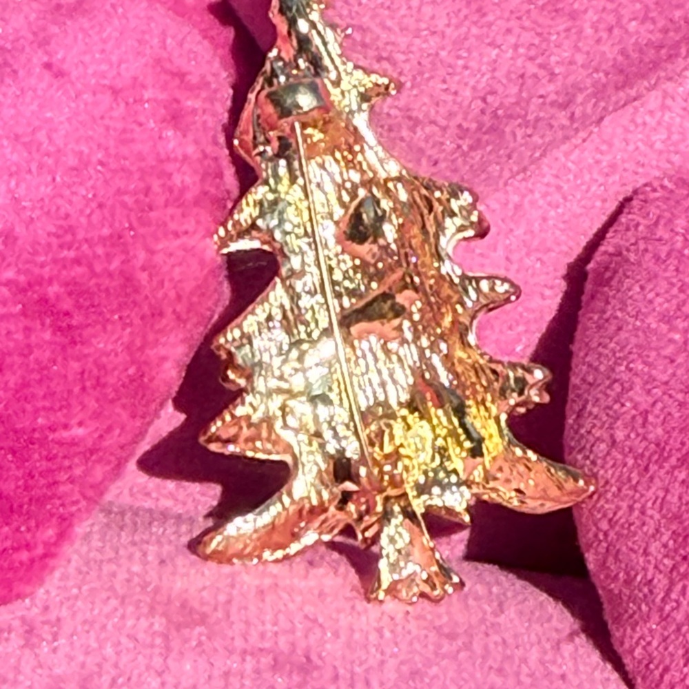 NWT! Festive White Christmas Tree Rhinestone Brooch Gold Tone - Picture 6 of 7